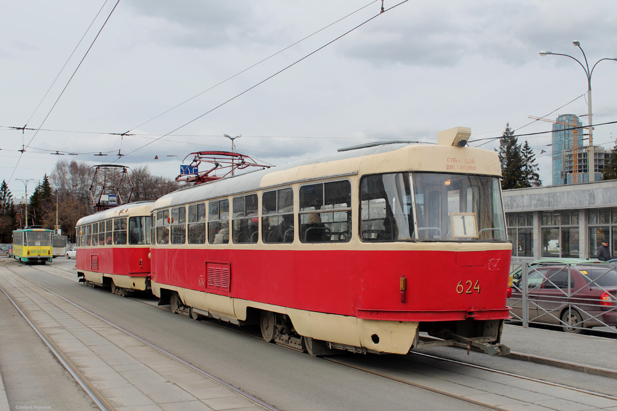 Jekatěrinburg, Tatra T3SU (2-door) č. 624