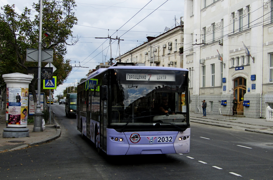 Sevastopol, LAZ E183A1 # 2032