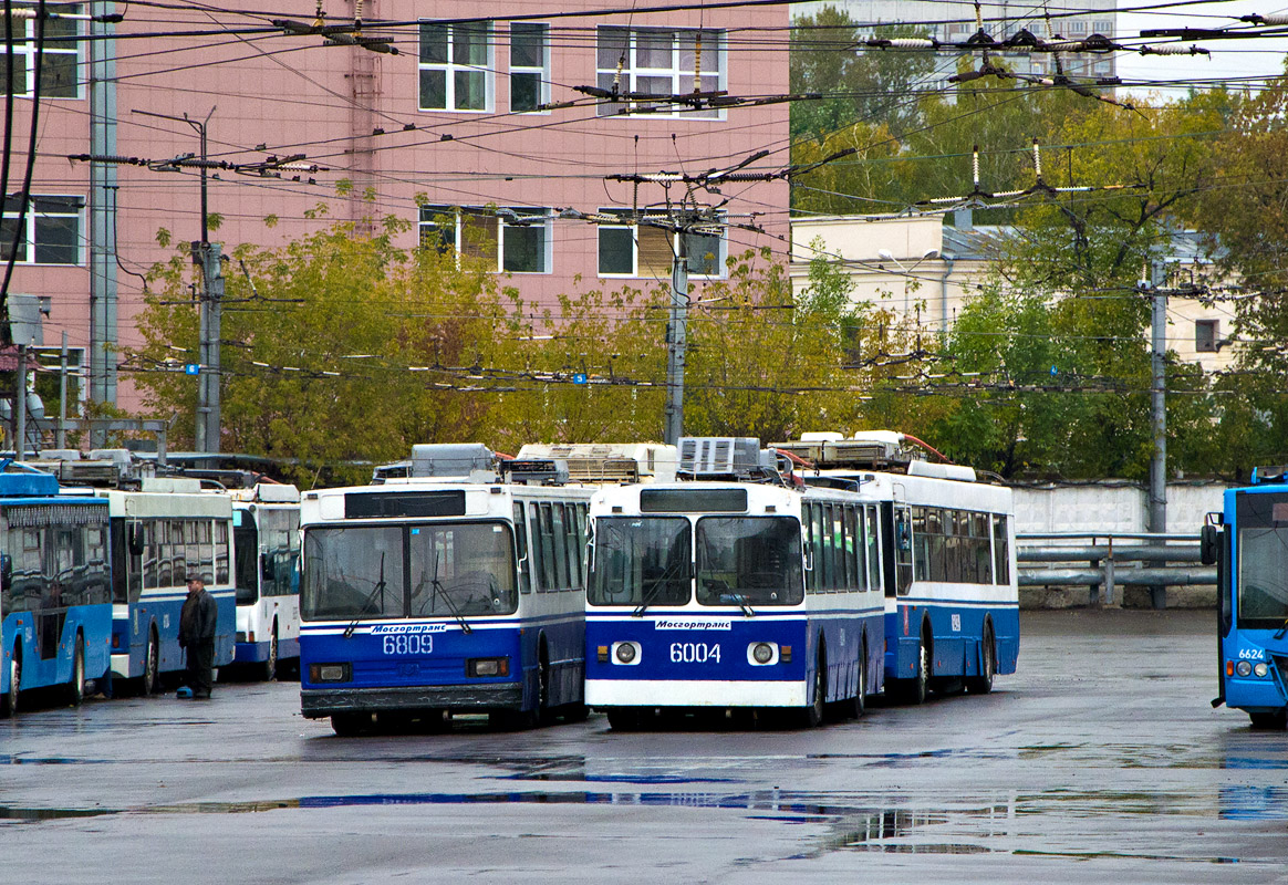 Moskva, Nizhtroll (ZiU-682G) č. 6004