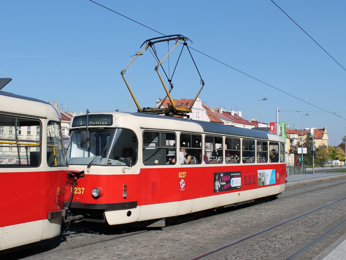 Prága, Tatra T3R.P — 8237