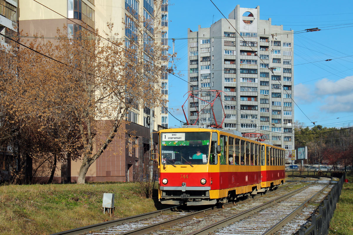 Екатеринбург, Tatra T6B5SU № 744