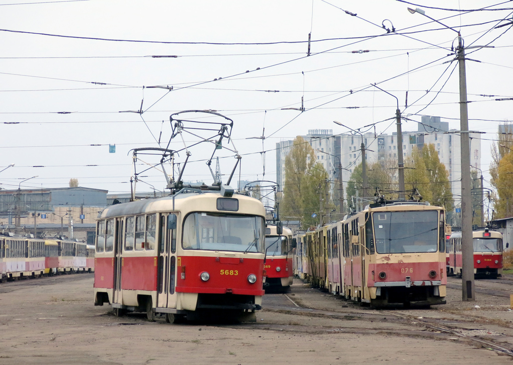 Kijev, Tatra T3SUCS — 5683; Kijev, Tatra T6B5SU — 076
