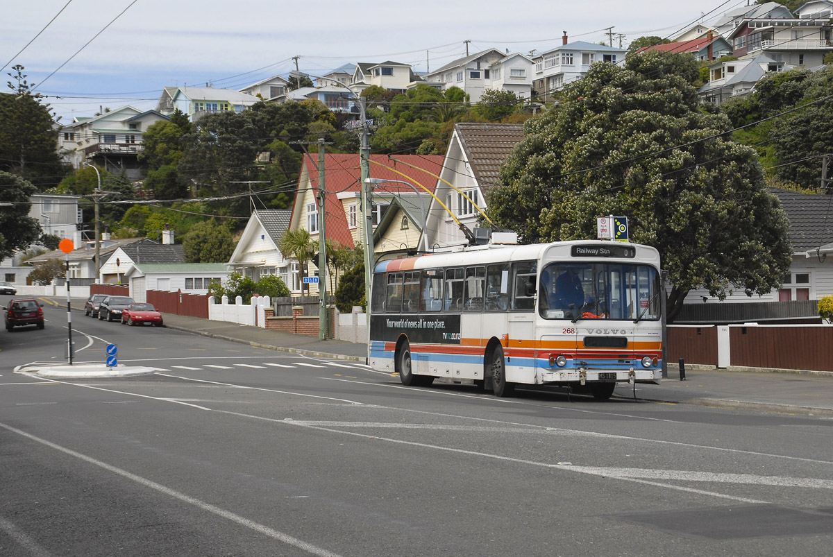 Wellington, CWI Hunter B40D — 268; Wellington — Last Day of Operation of Volvo B58 Trolleybuses 16 November 2009