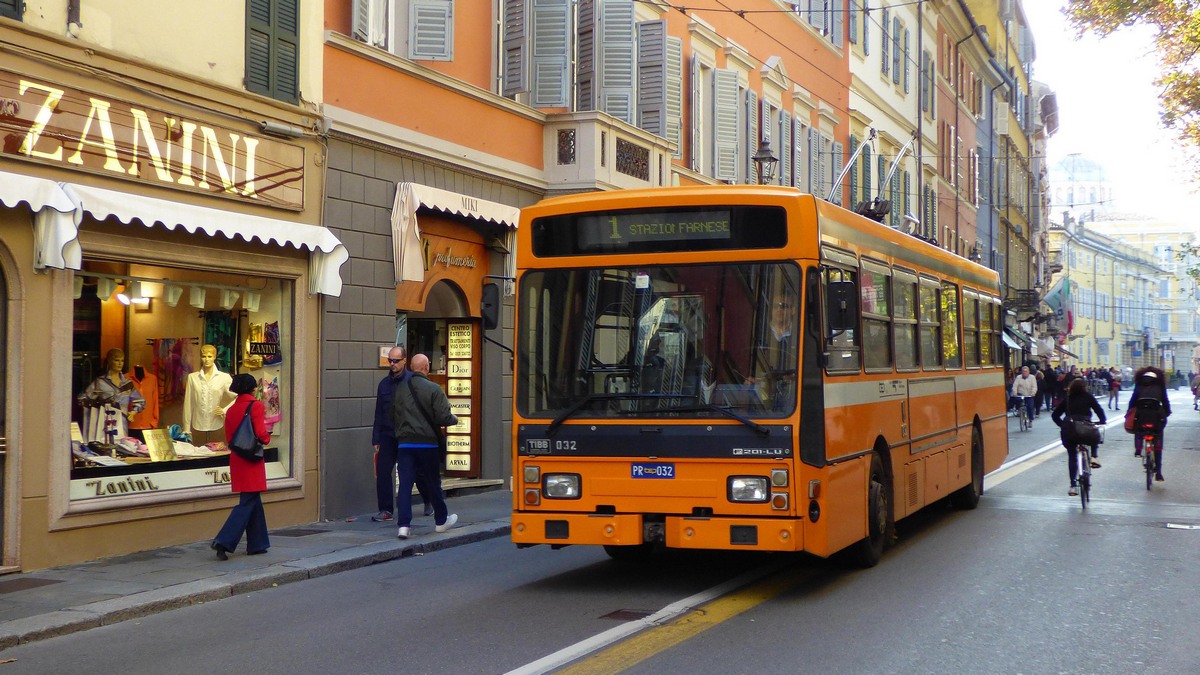 Parma, Menarini Monocar F201/2 LU-TIBB č. 032