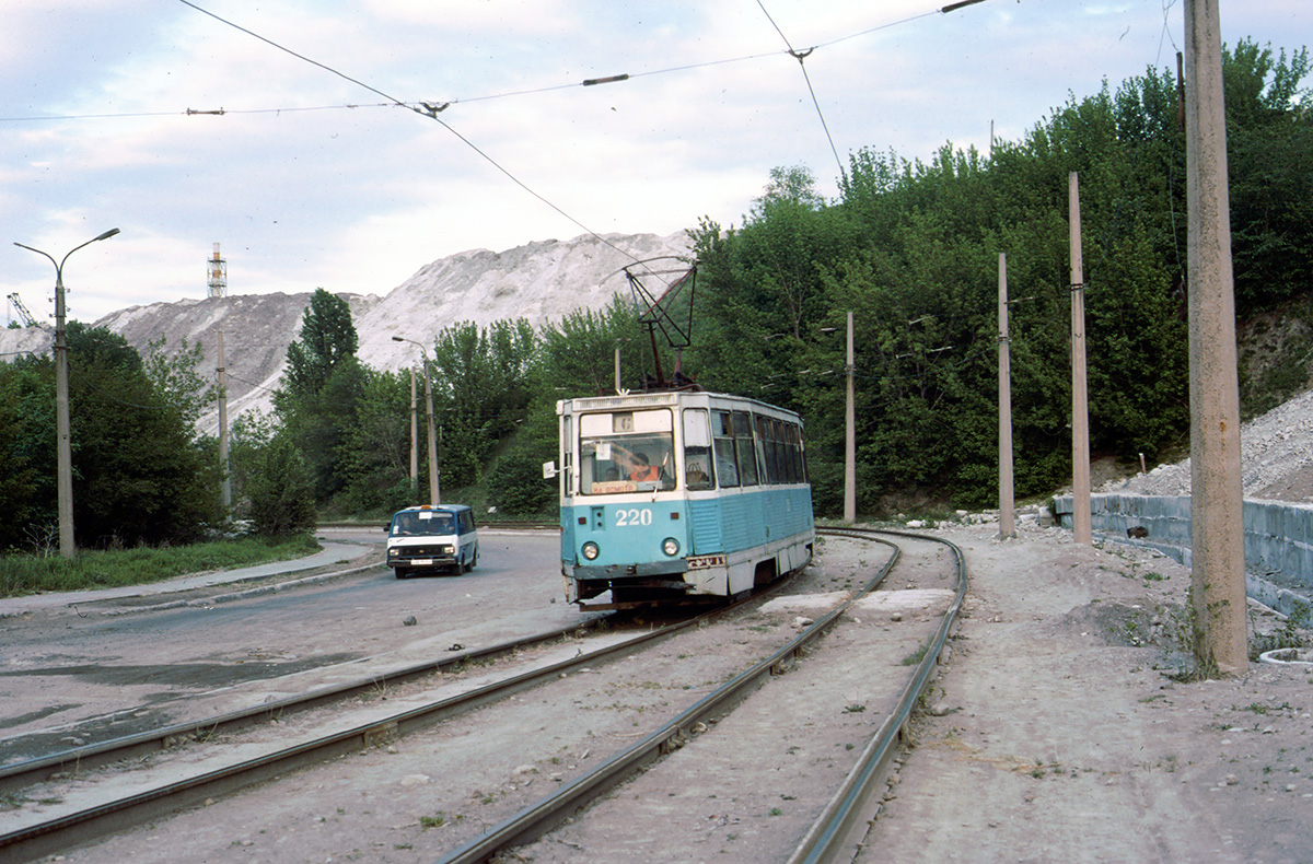 Makijivka, 71-605 (KTM-5M3) č. 220; Makijivka — Photos by Thierry Hamal — 05.2000