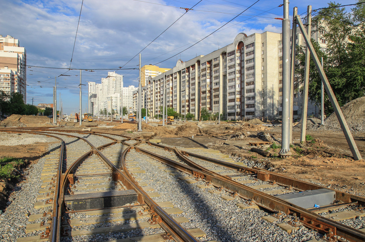 Jekaterinburg — The construction of a tram line along street Tatishcheva