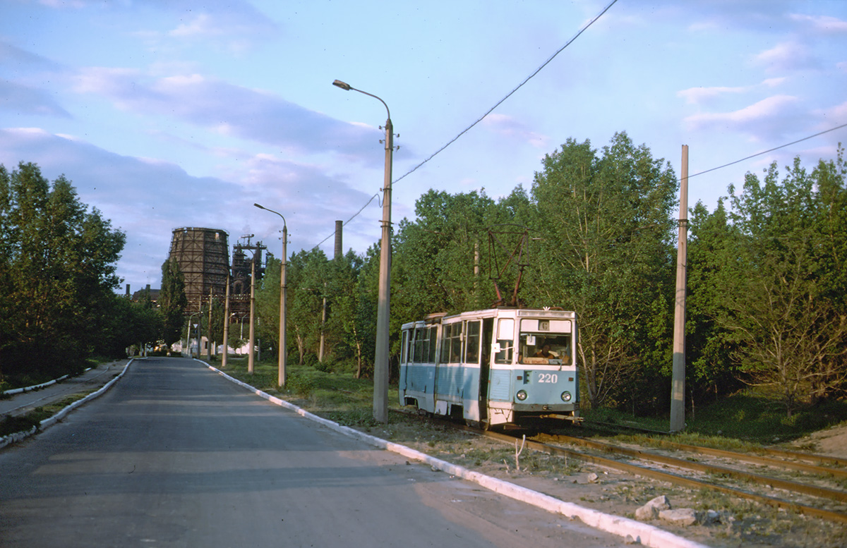Makiivka, 71-605 (KTM-5M3) № 220; Makiivka — Photos by Thierry Hamal — 05.2000