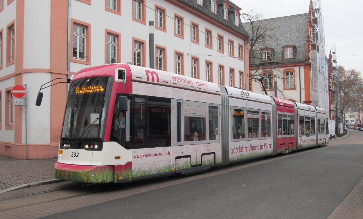 Mainz, Stadler Variobahn nr. 232