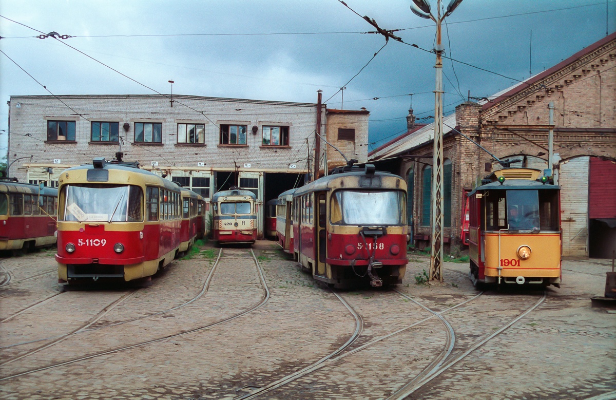 Ryga, Tatra T3SU nr. 5-1109; Ryga, RM-56 nr. 428; Ryga, Tatra T3SU nr. 5-1158; Ryga, 2-axle motor car nr. 1901 (88031)