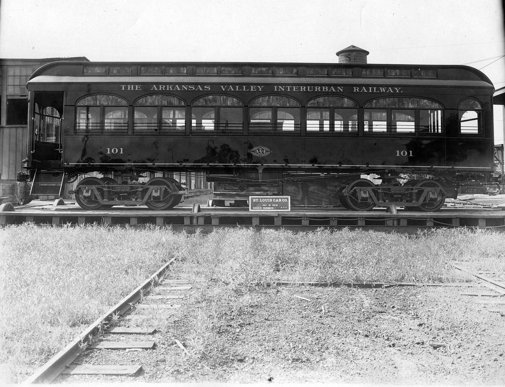 Wichita, St. Louis interurban trailer car # 101; Wichita — Arkansas Valley Interurban; St. Louis — New cars of the St. Louis Car Co.