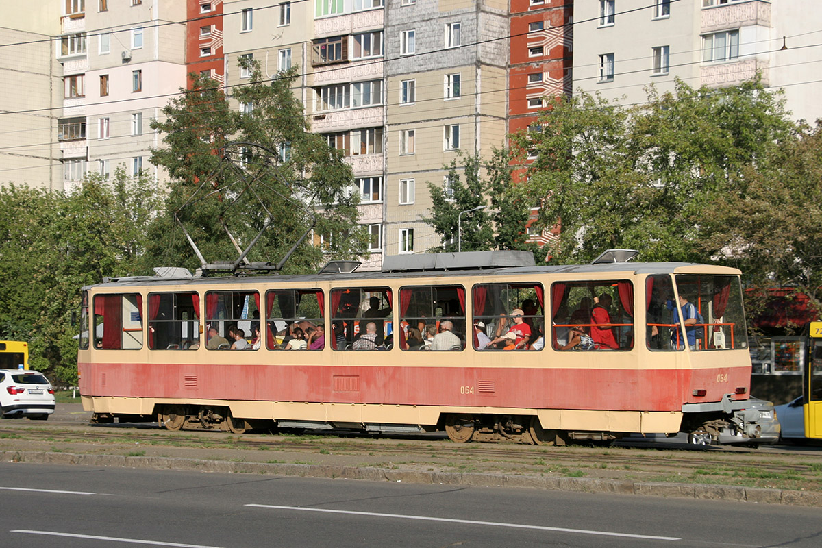 Киев, Tatra T6B5SU № 064