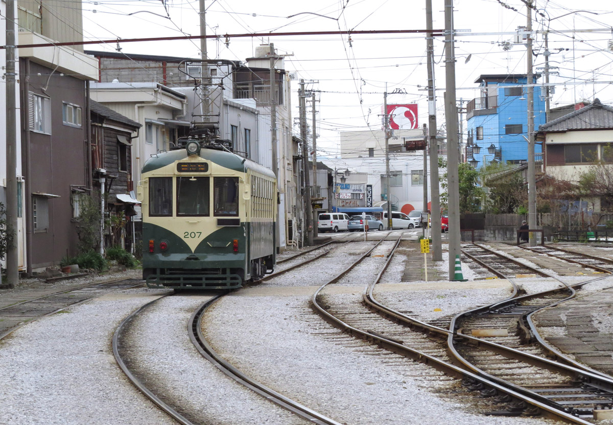 Коти, Hitachi № 207; Коти — Трамвайные линии и инфраструктура