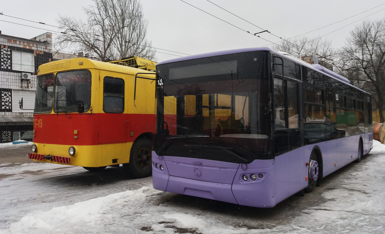 Donețk, LAZ E183A1 nr. 1535