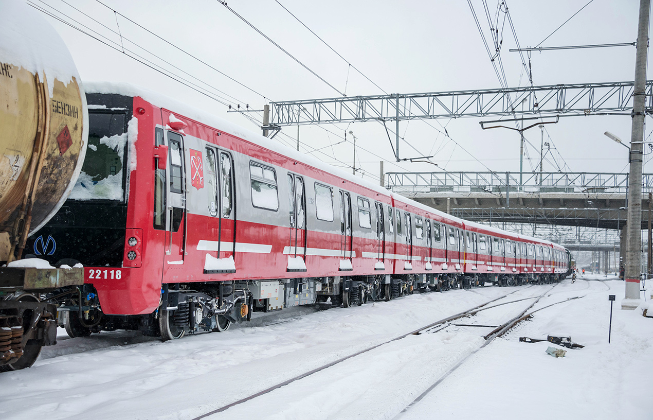 Sankt-Peterburg, 81-722.1 (OEVRZ) № 22118; Sankt-Peterburg — Metro — Transport of subway cars by railway