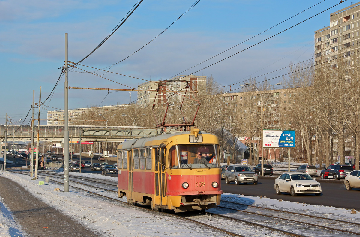 Jekaterinburg, Tatra T3SU Nr. 669