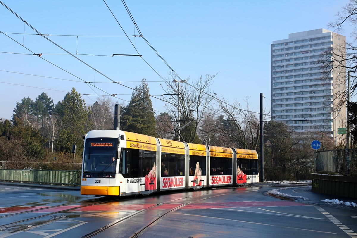 Mainz, Stadler Variobahn nr. 225
