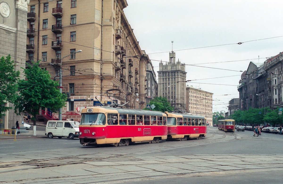 Kharkiv, Tatra T3SU (2-door) # 1871; Kharkiv, Tatra T3SU (2-door) # 1872