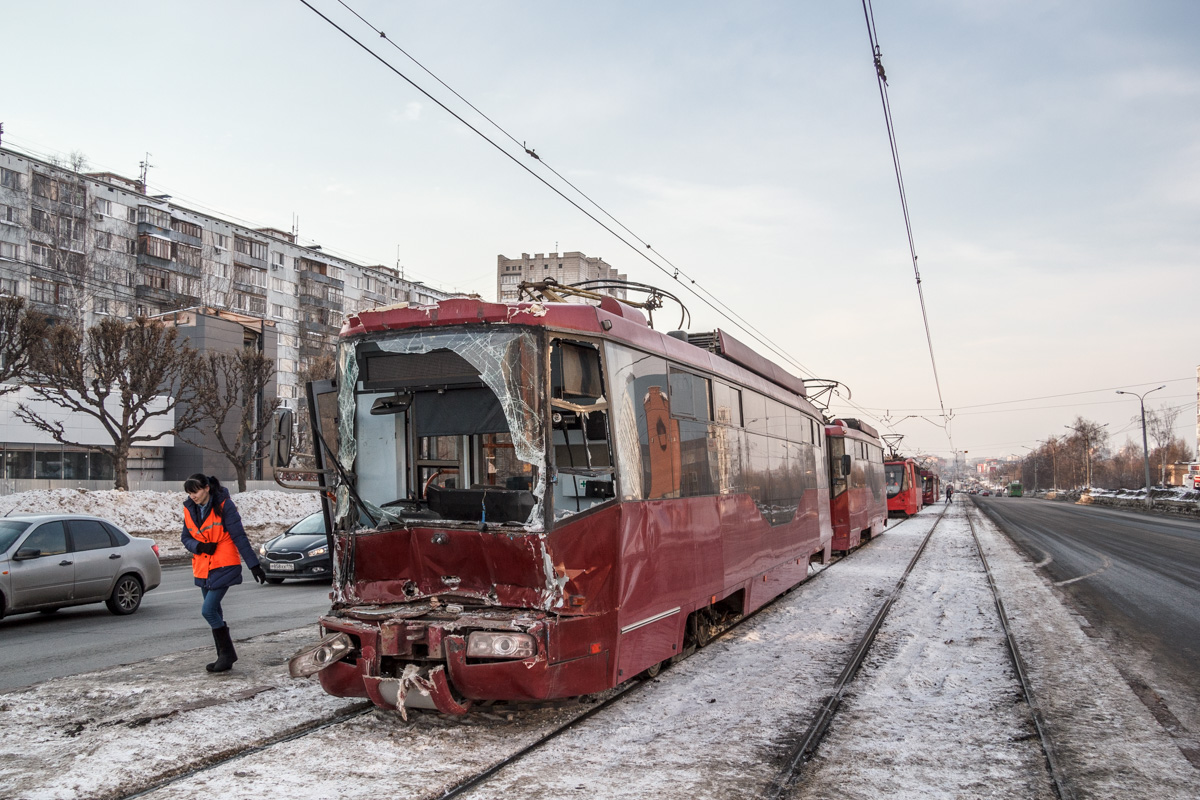 Казань, БКМ 62103 № 1328; Казань — ДТП и прочие происшествия с электротранспортом