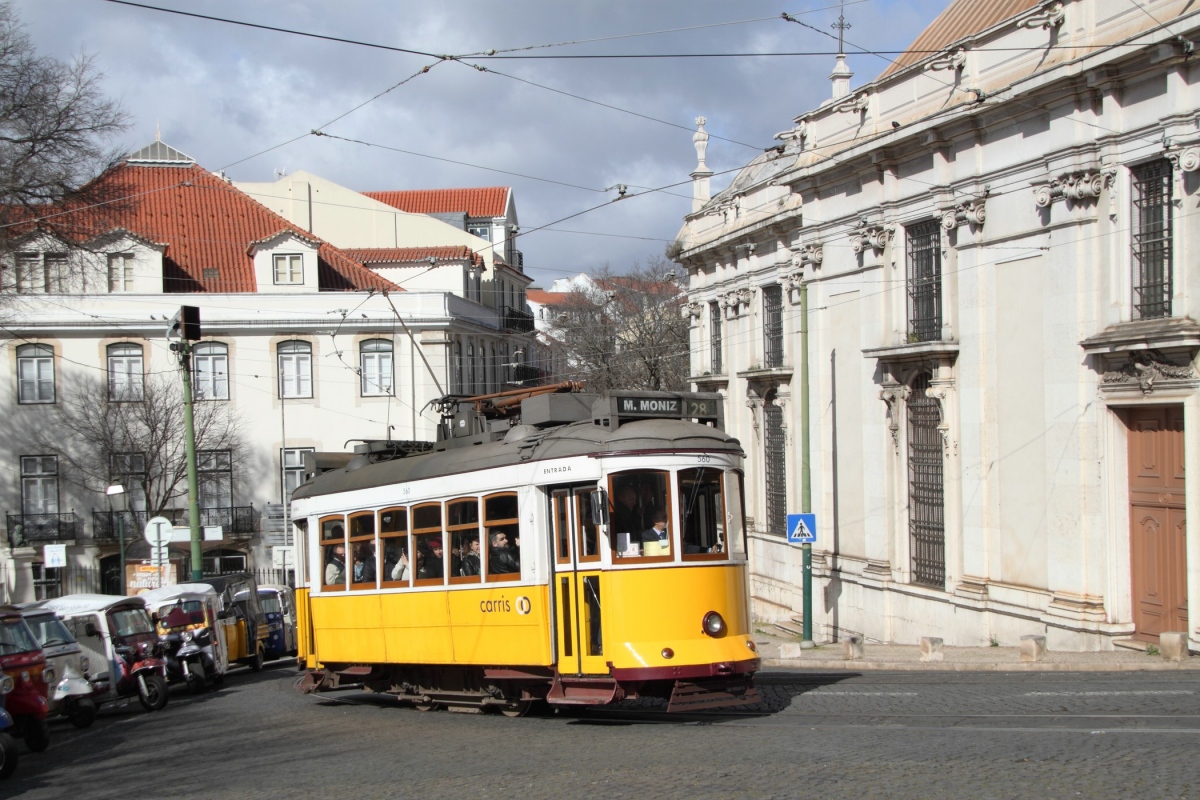 Lisbon, Carris 2-axle motorcar (Remodelado) nr. 560