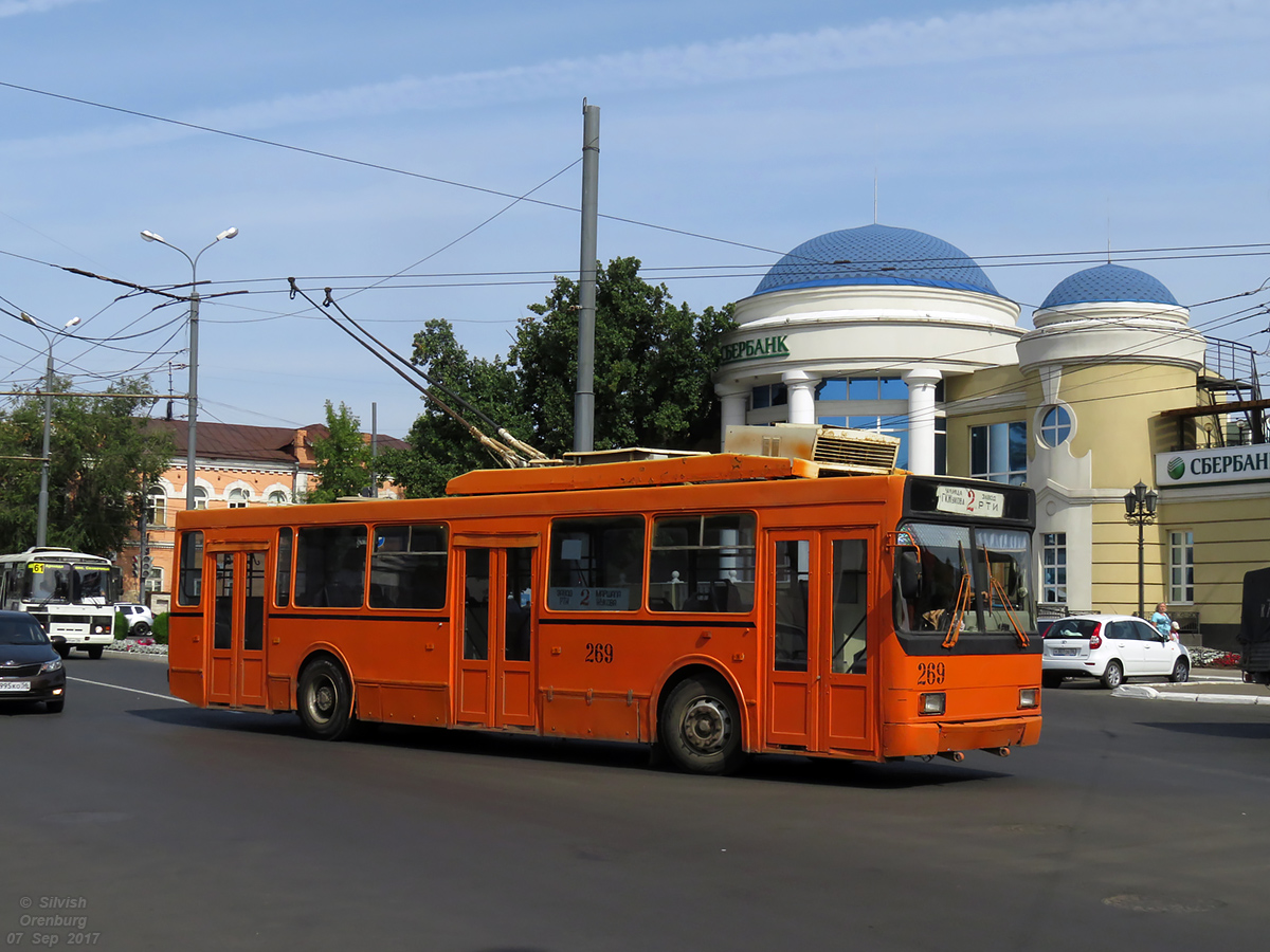 Маршруты троллейбусов оренбурга. Троллейбус 2 Оренбург. ВМЗ 52981 троллейбус. Оранжевый Оренбургский троллейбус. ВМЗ Лидер троллейбус Оренбург.