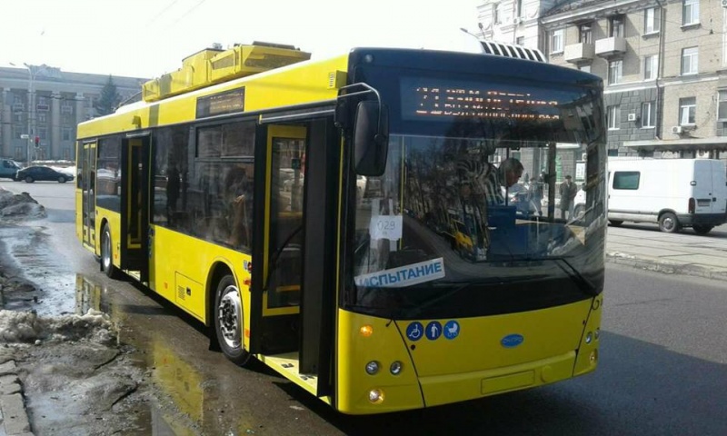 Černovice, Dnipro T203 č. 382; Černovice — New trolleybus; Dnipro — Production “UMZ” and exhibitions