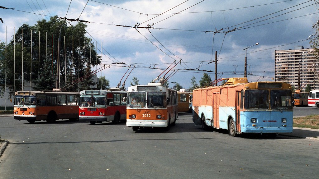 Tolyatti, ZiU-682V-012 [V0A] № 3032; Tolyatti, ZiU-682V № Техпомощь-3; Tolyatti — Old Photos (1992-2000)