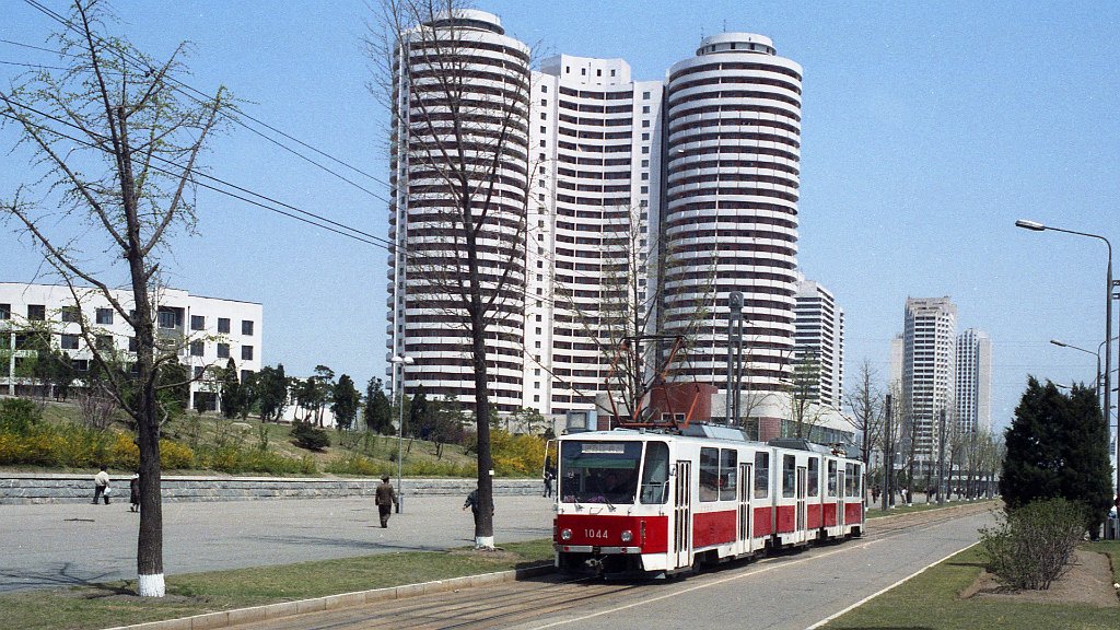 Пхеньян, Tatra KT8D5K № 1044; Пхеньян — Исторические фотографии — Трамвай и Троллейбус (1991+)