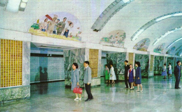Пхеньян — линия 2 — станция Кванмён (Яркость)