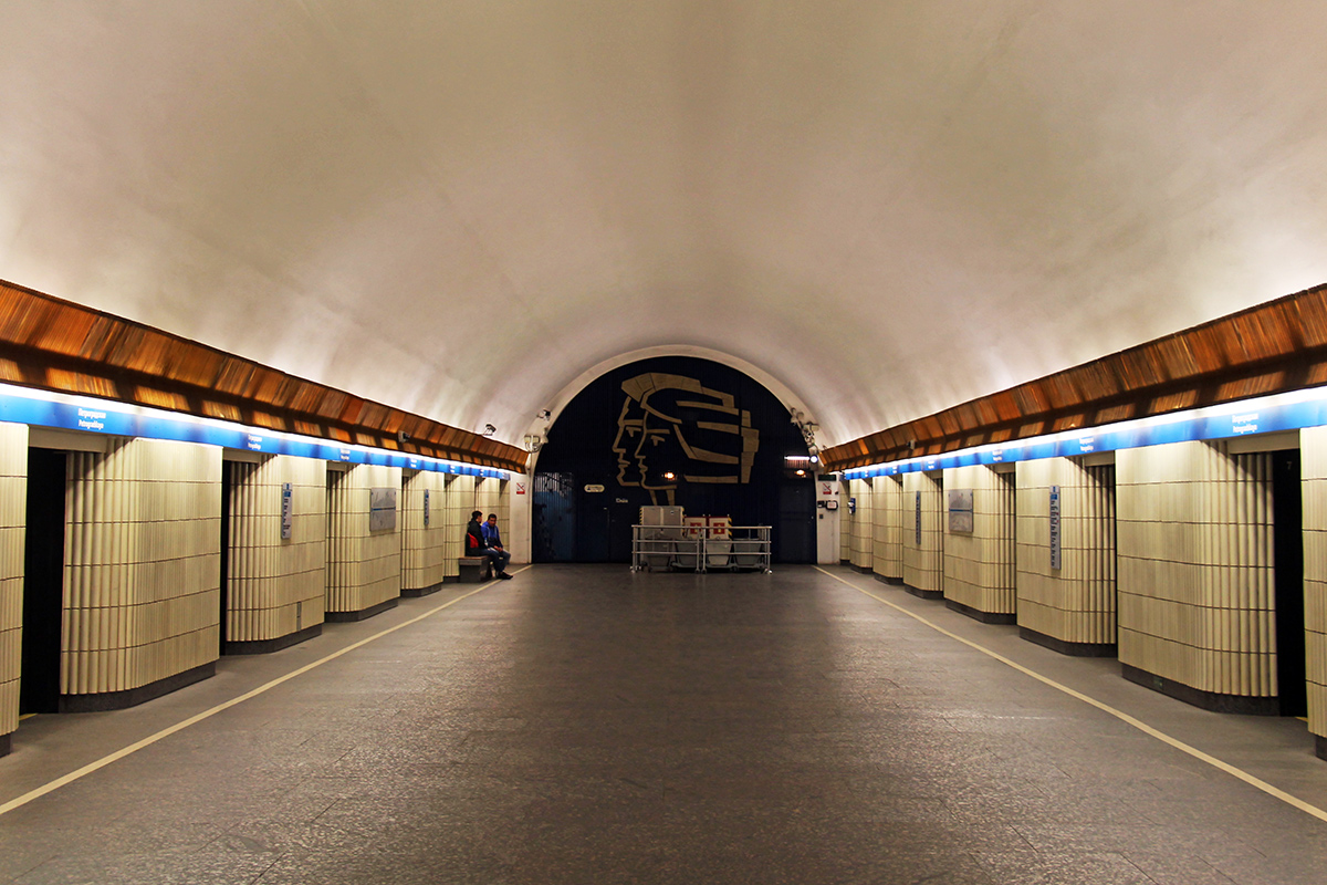 Sankt Petersburg — Metro — Line 2