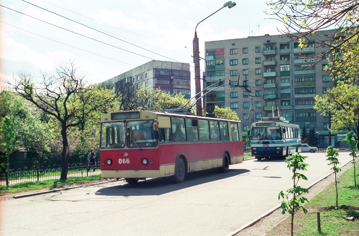 Sztahanov, ZiU-682GN — 066; Sztahanov, LAZ-52522 — 078