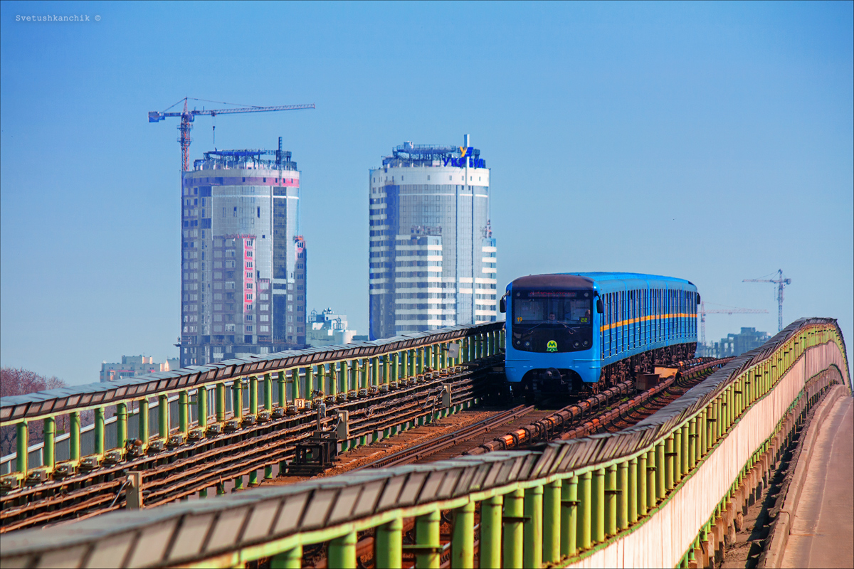 Kiev — Metro — Line M1 (red)