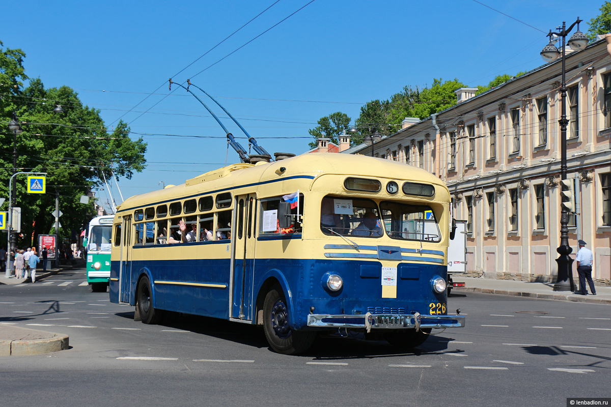 Санкт-Петербург, МТБ-82Д № 226; Санкт-Петербург — IV парад ретротранспорта к 315-летию Санкт-Петербурга