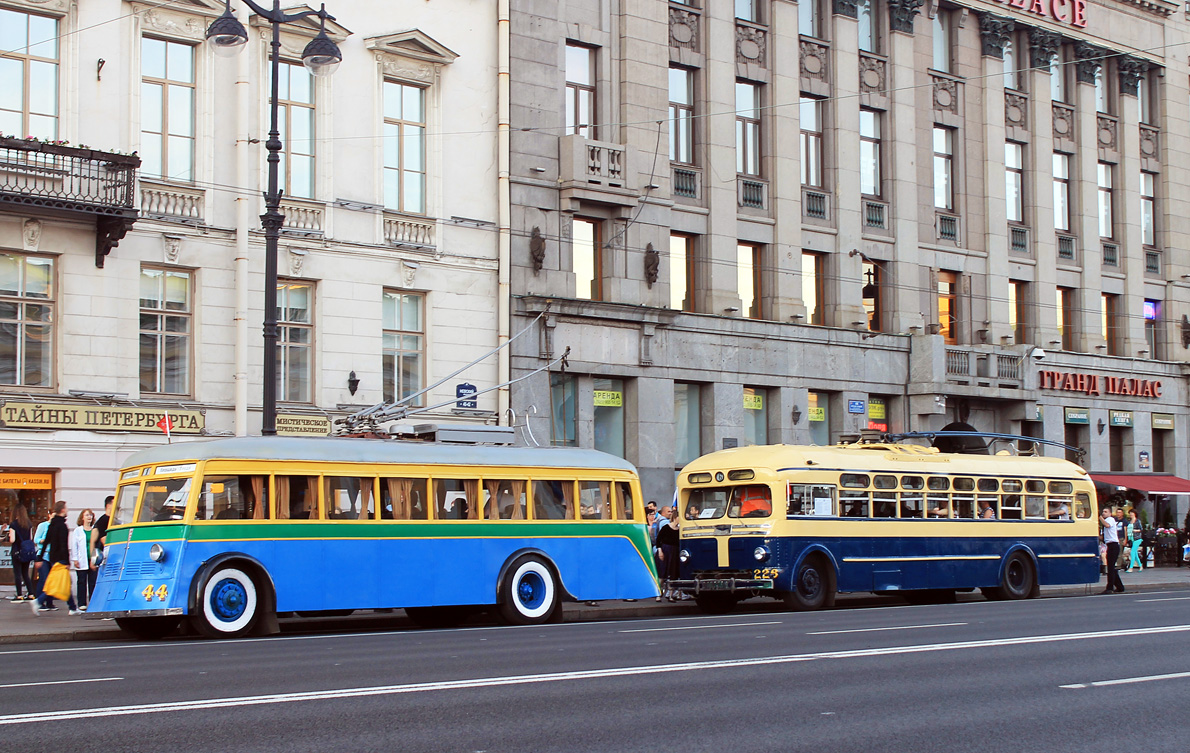 Sanktpēterburga, YaTB-1 № 44; Sanktpēterburga, MTB-82D № 226; Sanktpēterburga — IV parade of retro transport to the 315th anniversary of St. Petersburg