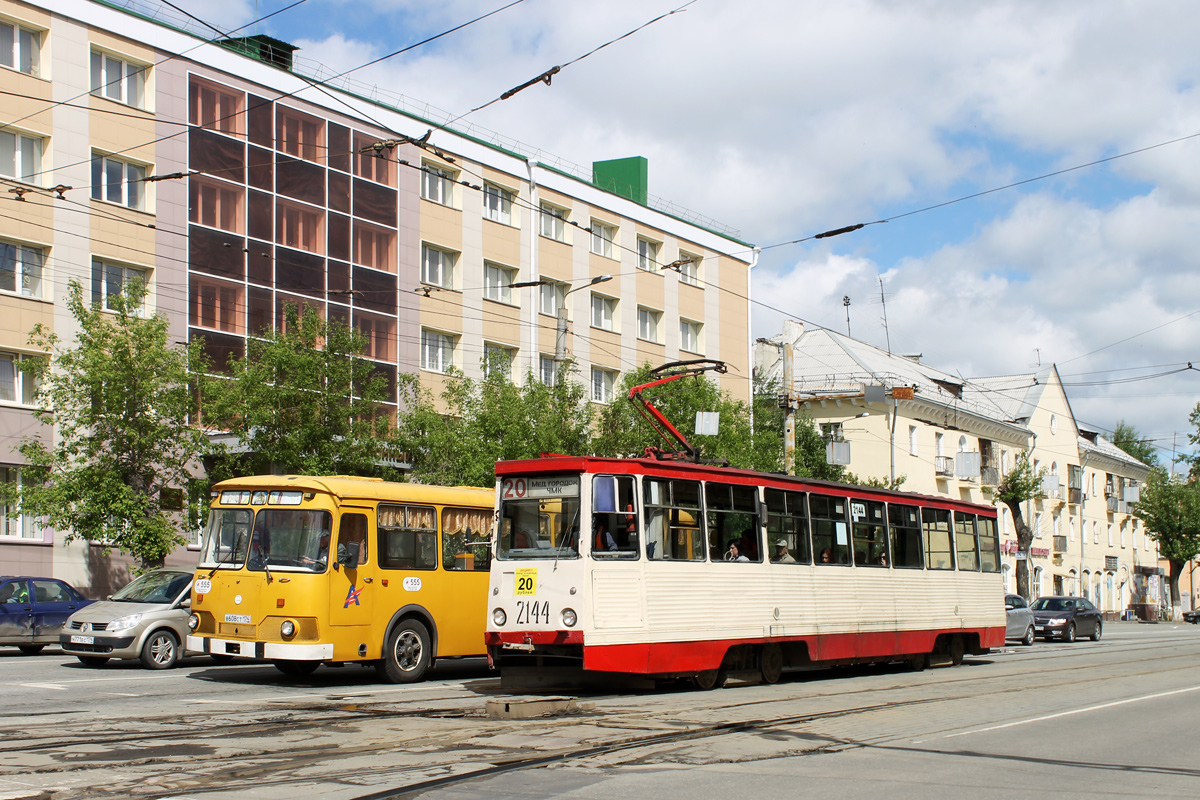 Tcheliabinsk, 71-605 (KTM-5M3) N°. 2144