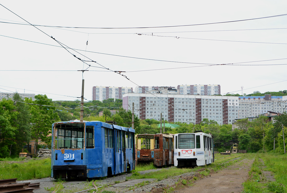 Vladivostoka, 71-608K № 301; Vladivostoka, 71-608K № 318; Vladivostoka — Miscellaneous photos; Vladivostoka — Tram graveyard