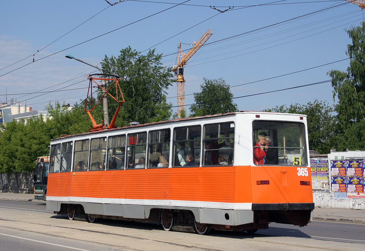 Perm, 71-605 (KTM-5M3) č. 365