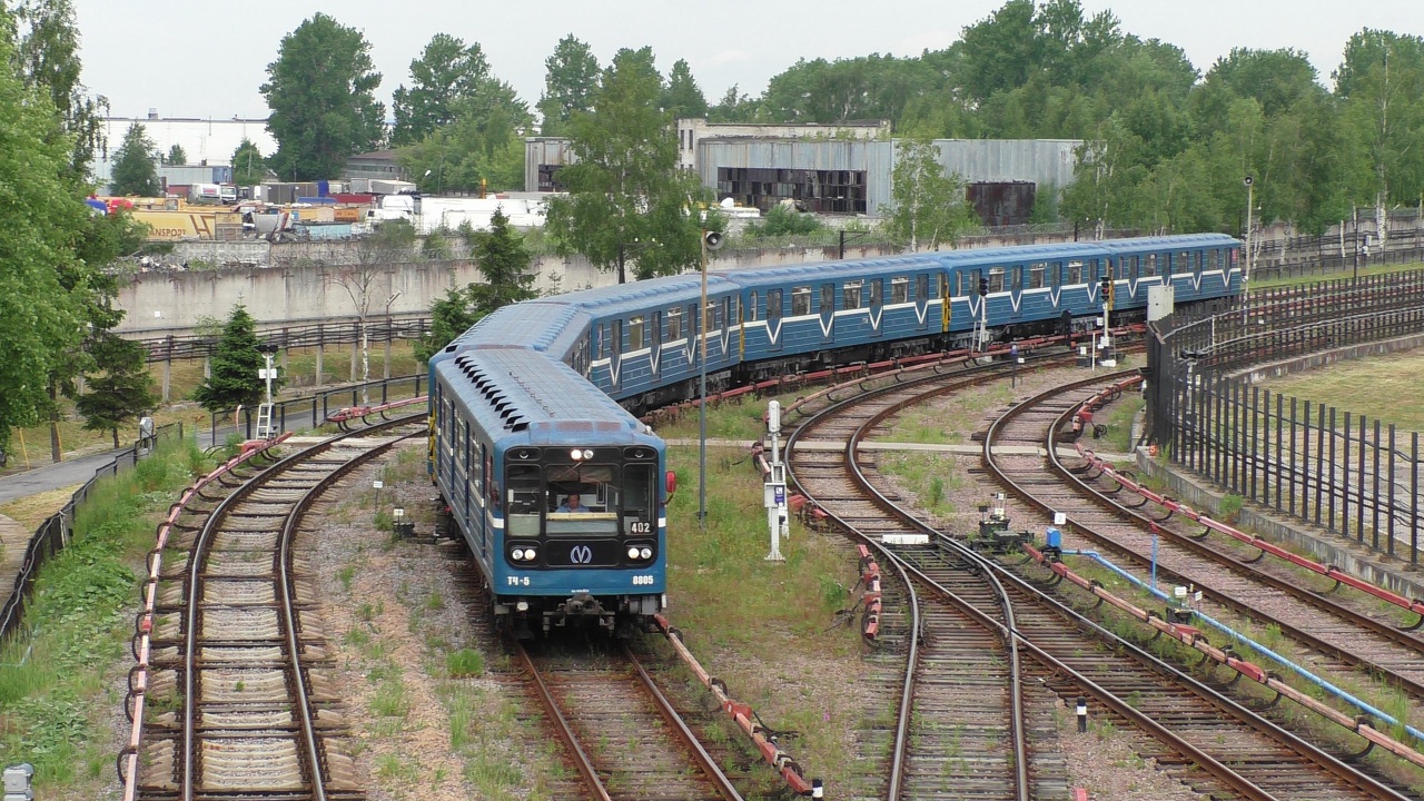 Saint-Petersburg, 81-717 (LVZ) # 8805