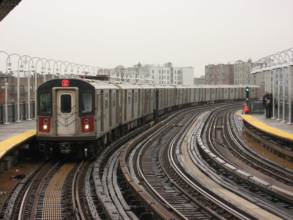 Нью-Йорк, Bombardier R142 № 6476; Нью-Йорк — Метрополитен — Линии и станции