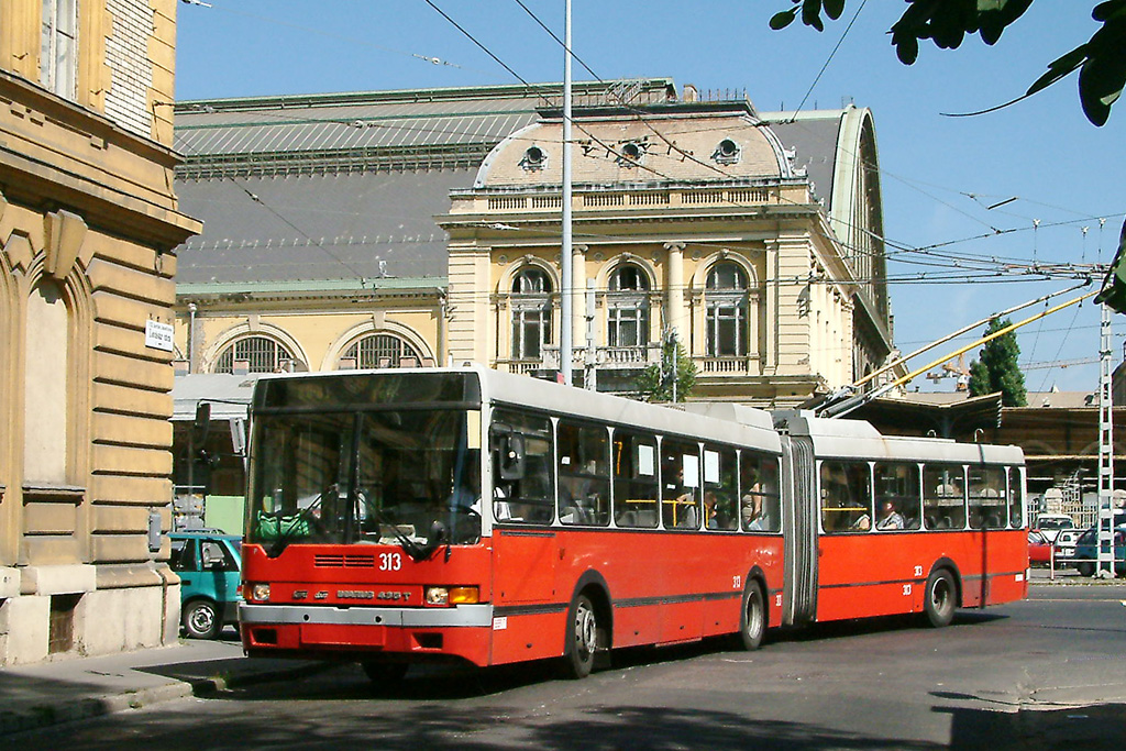 Budapest, Ikarus 435.81 — 313