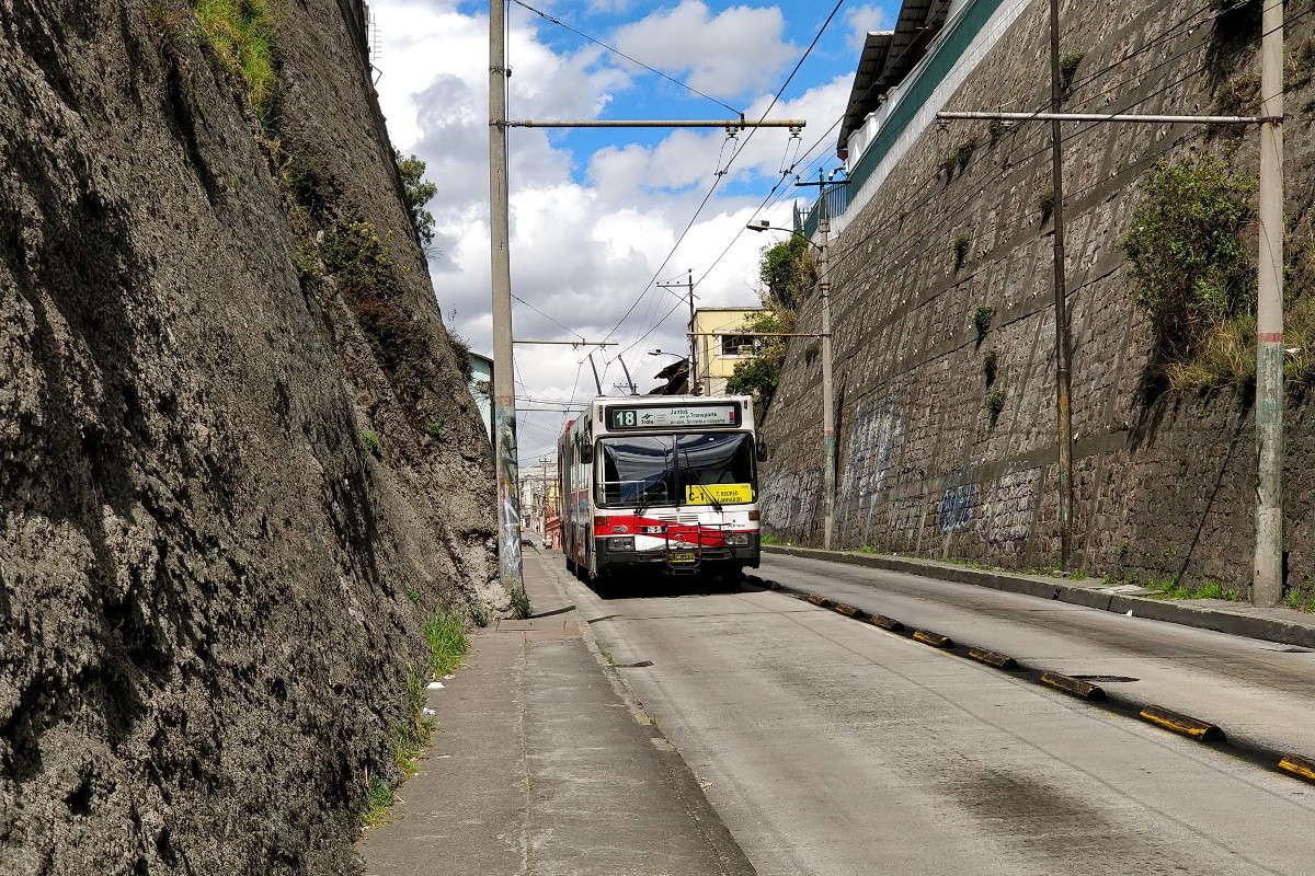 Quito, Mercedes-Benz O405G-HC č. 18