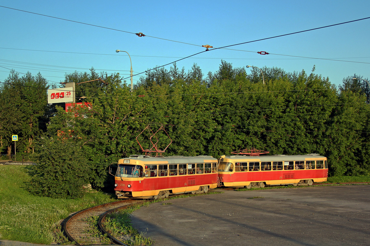 Jekatěrinburg, Tatra T3SU č. 238; Jekatěrinburg, Tatra T3SU č. 239