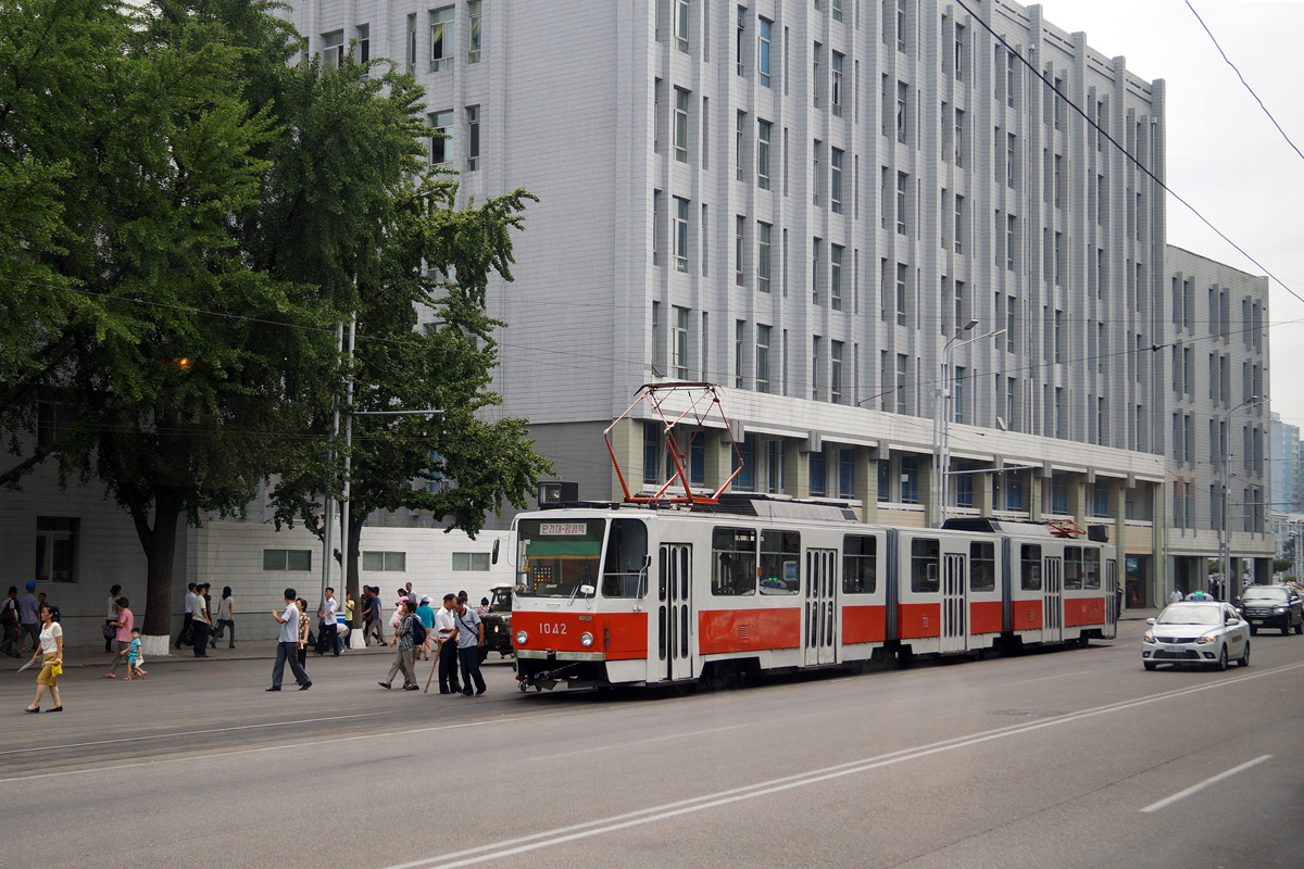 Pyongyang, Tatra KT8D5K nr. 1042; Pyongyang — Tramway Lines and Infrastructure