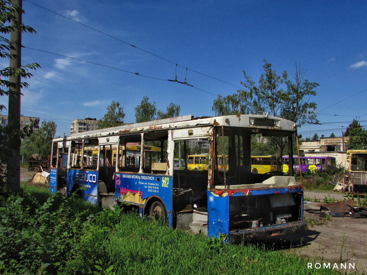 Львов, Škoda 14Tr08/6 № 592