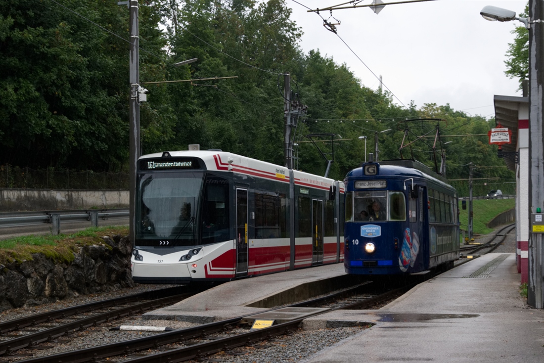 Гмунден - Форхдорф - Ламбах, Vossloh Tramlink V3 № 131; Гмунден - Форхдорф - Ламбах, Duewag M4d № 10