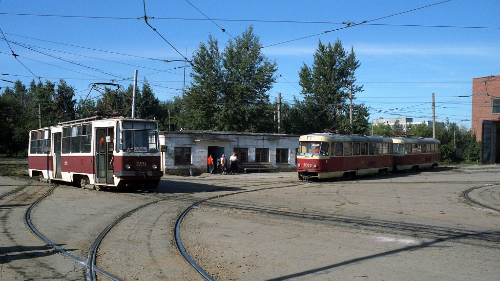 Ulyanovsk, 71-132 (LM-93) # 1221; Ulyanovsk, Tatra T3SU (2-door) # 2083