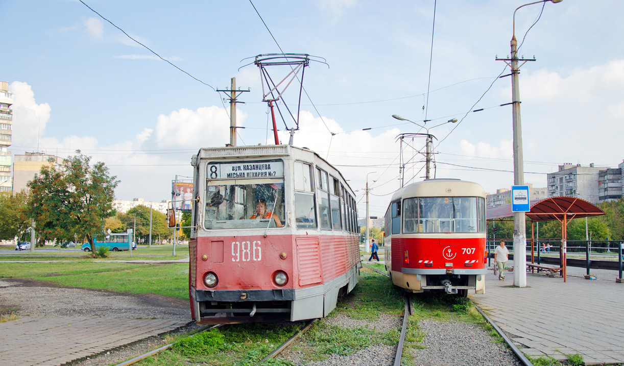 Marioupol, 71-605 (KTM-5M3) N°. 986; Marioupol, Tatra T3SUCS N°. 707