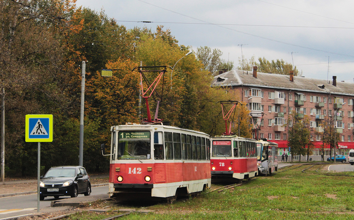 Yaroslavl, 71-605A č. 142; Yaroslavl, 71-605 (KTM-5M3) č. 78