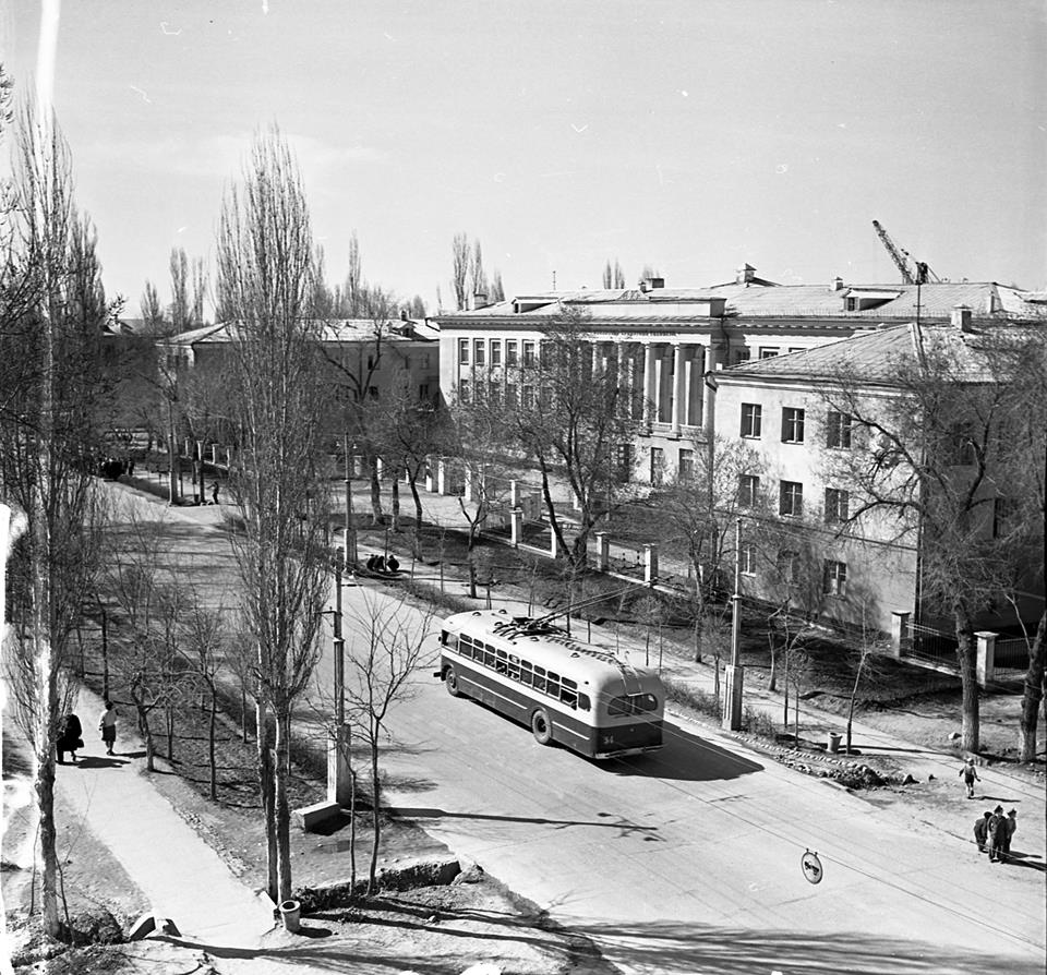 Bischkek, MTB-82D Nr. 34; Bischkek — Old photos
