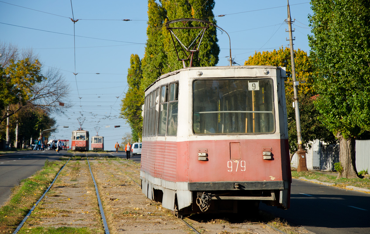 Mariupol, 71-605 (KTM-5M3) Nr. 979