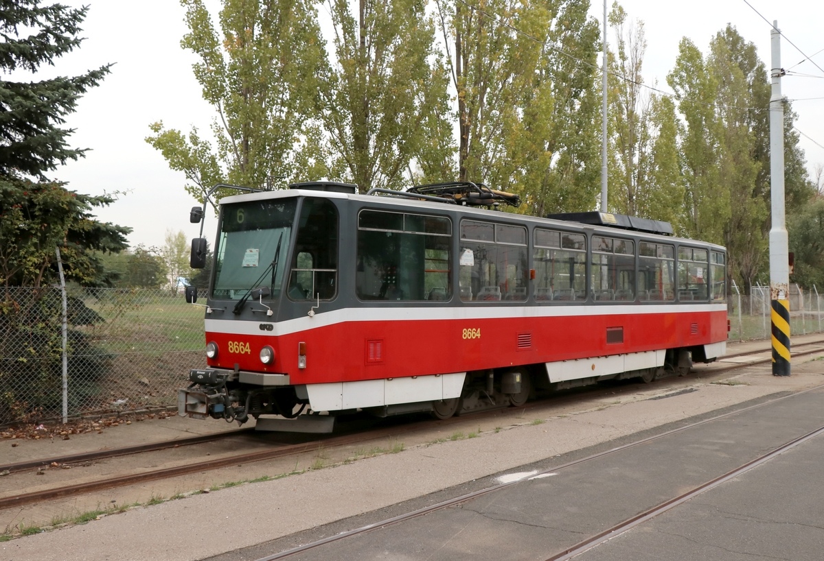 Прага, Tatra T6A5 № 8664